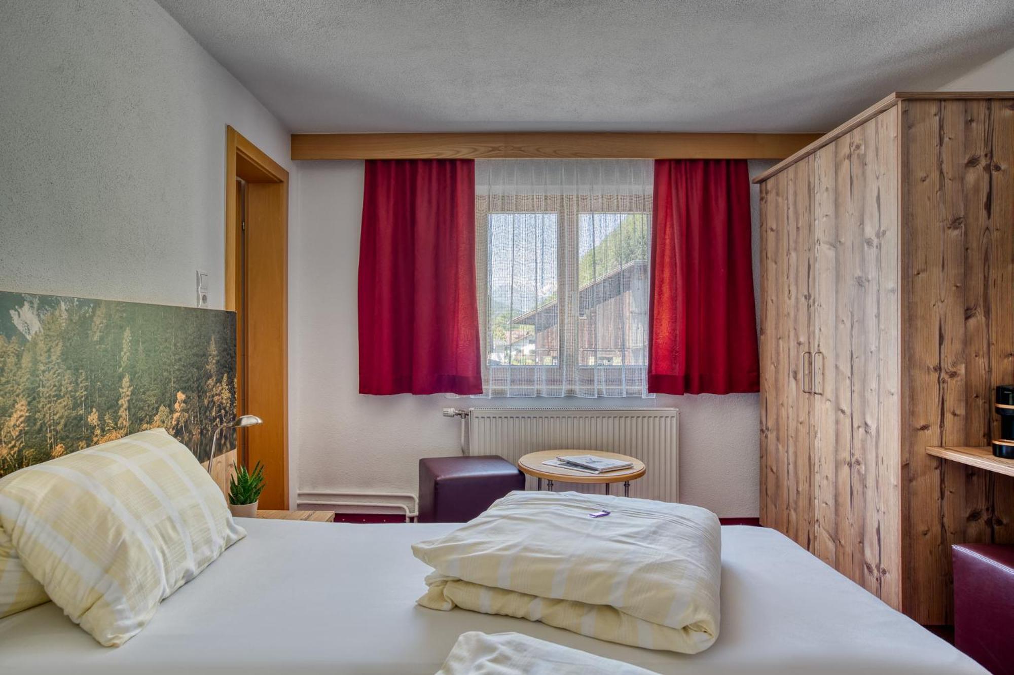 Hotel Jaegerhof Оец Стая снимка