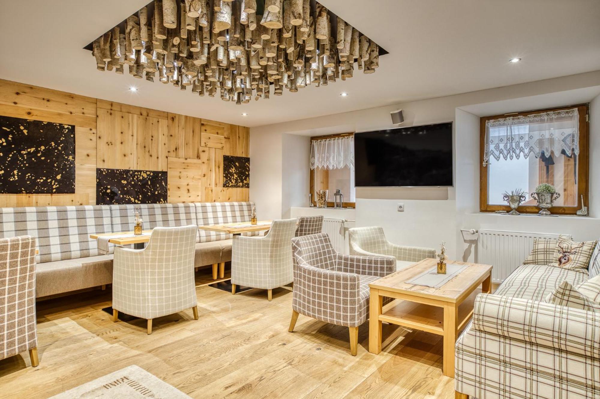 Hotel Jaegerhof Оец Екстериор снимка