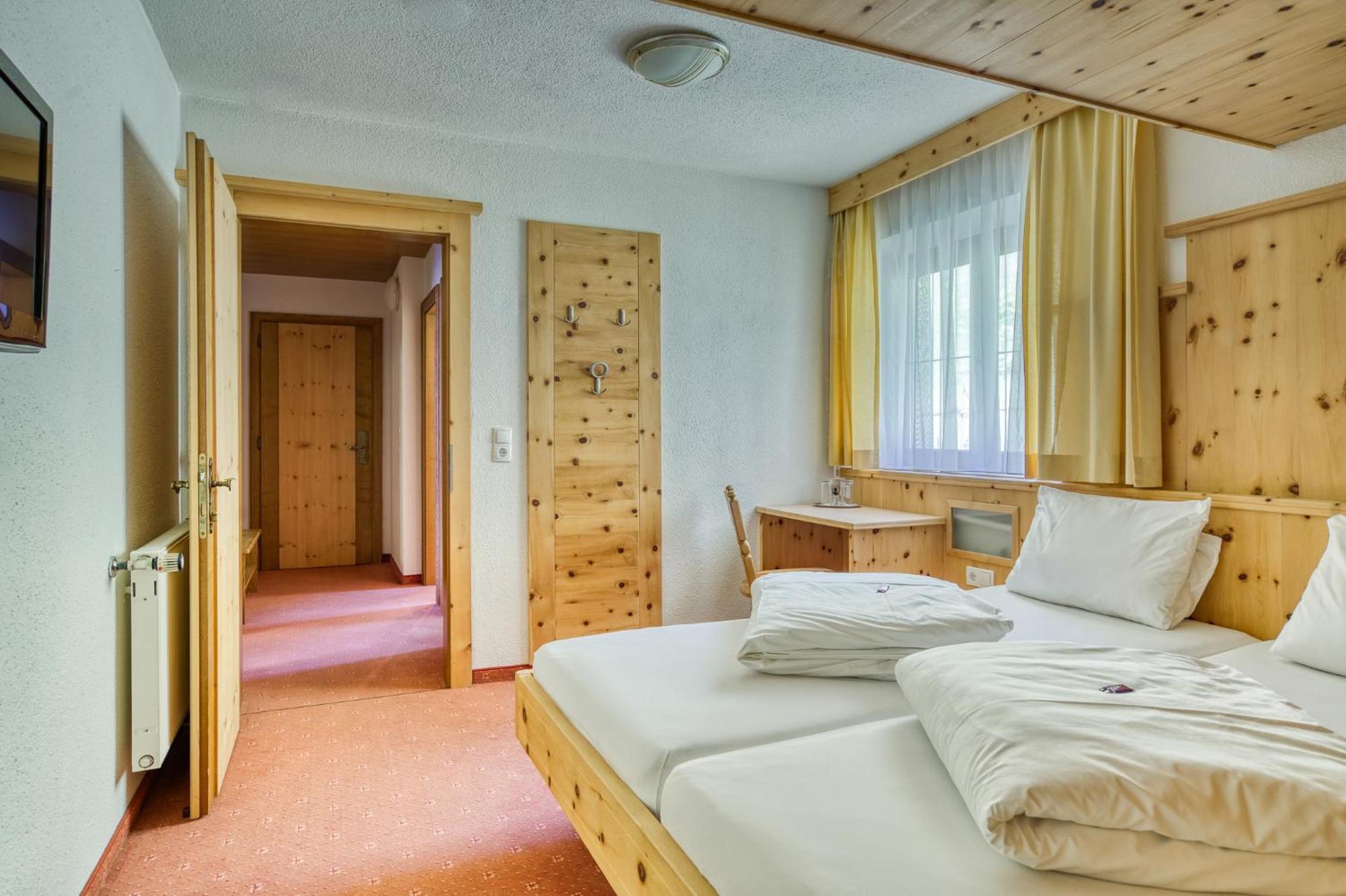 Hotel Jaegerhof Оец Стая снимка