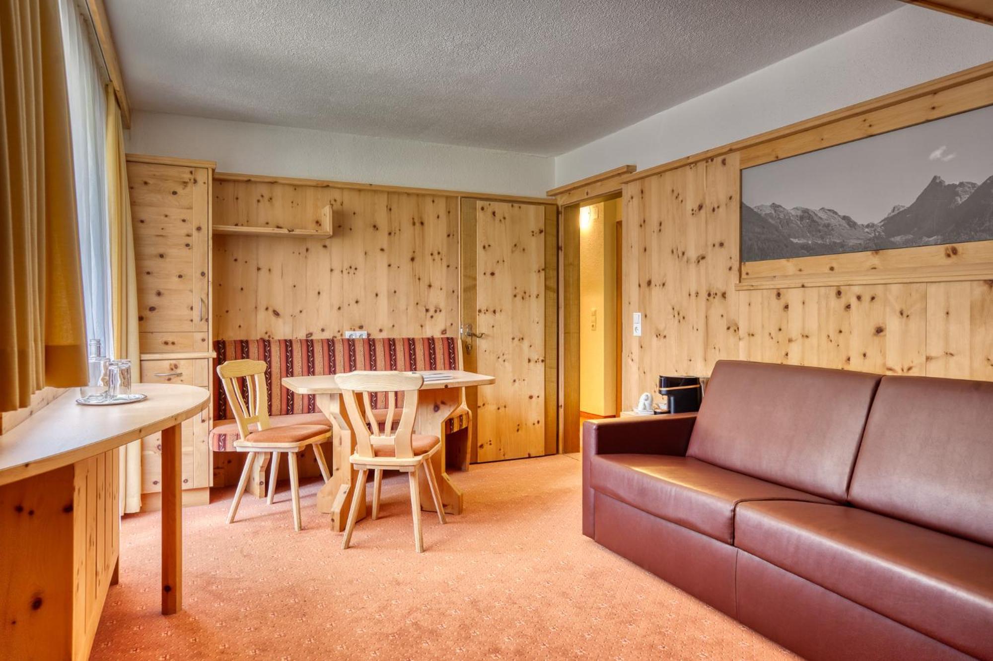 Hotel Jaegerhof Оец Стая снимка